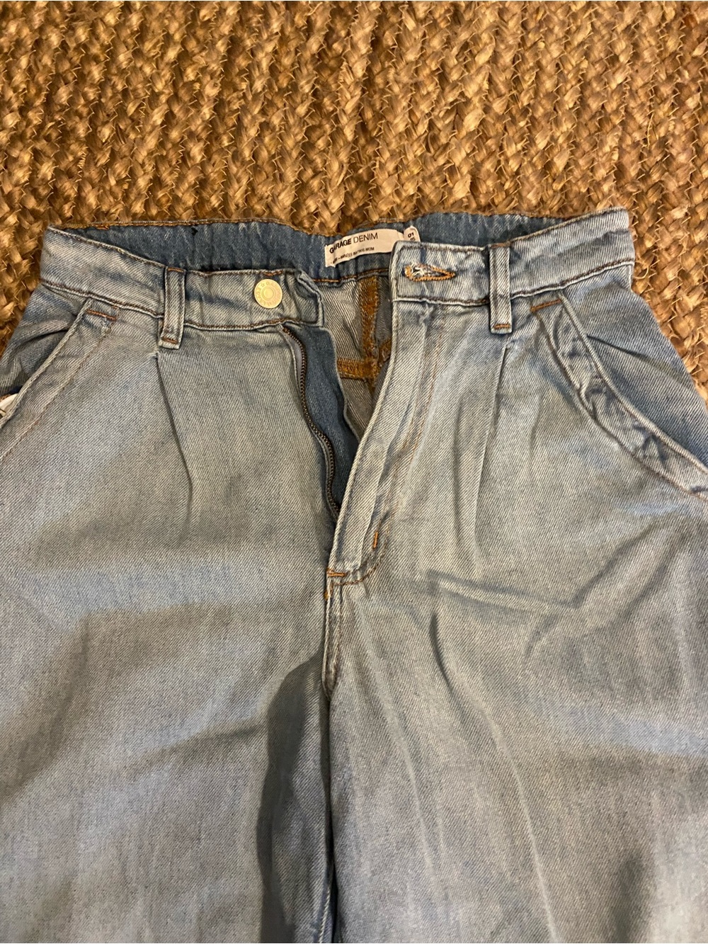 Light Blue Women's High-Waist Relaxed Jeans